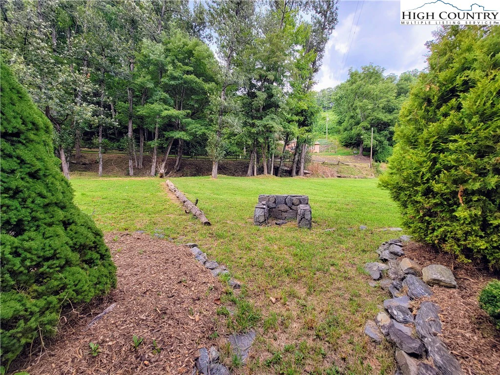 Image number 4 for the current listing