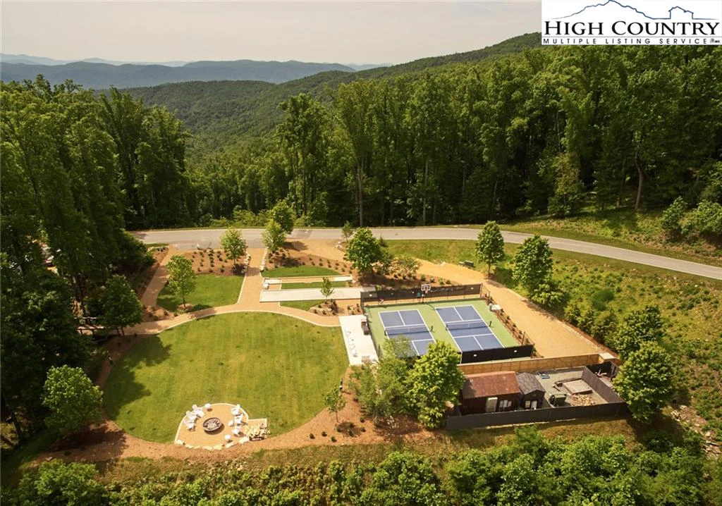 Image number 4 for the current listing