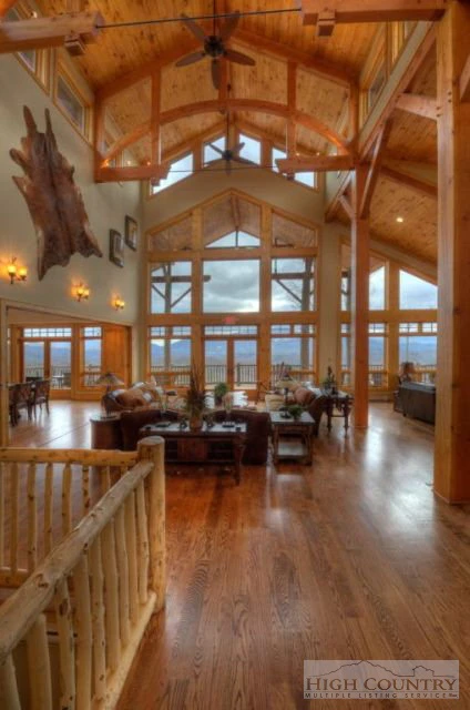 Image number 3 for the current listing