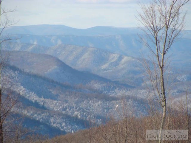 Image number 9 for the current listing