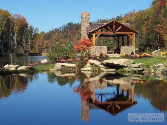 Image number 21 for the current listing