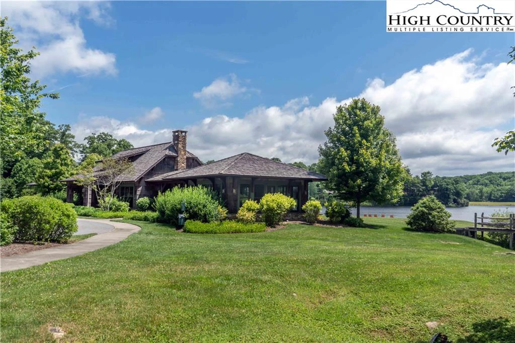 Image number 11 for the current listing
