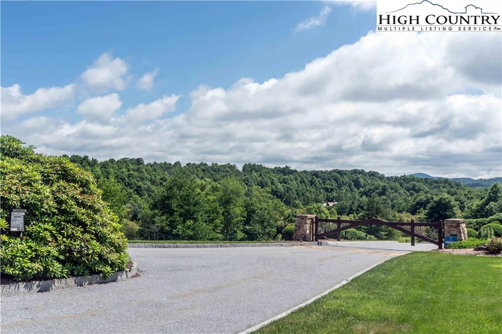 Image number 10 for the current listing