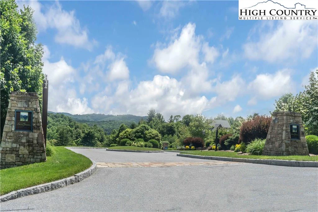 Image number 9 for the current listing