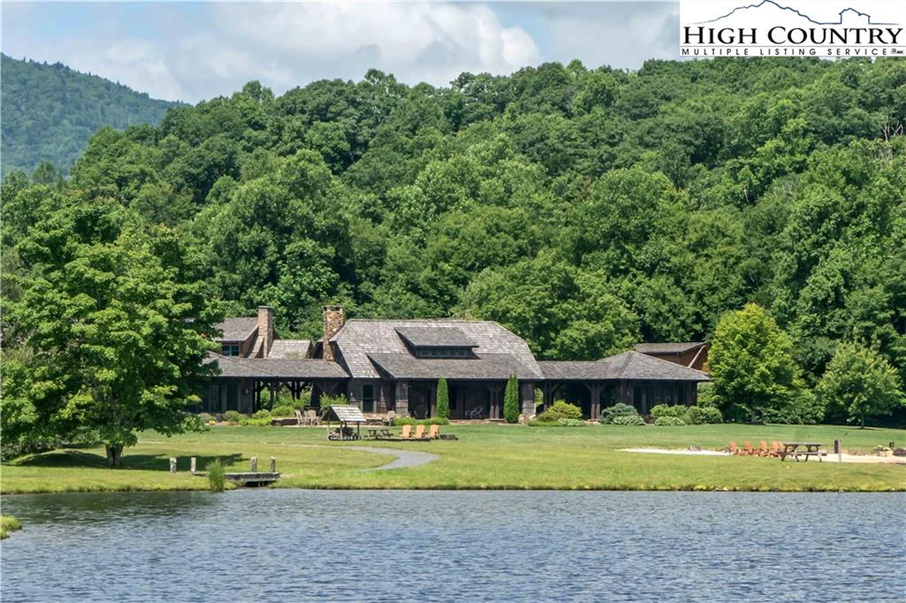 Image number 8 for the current listing