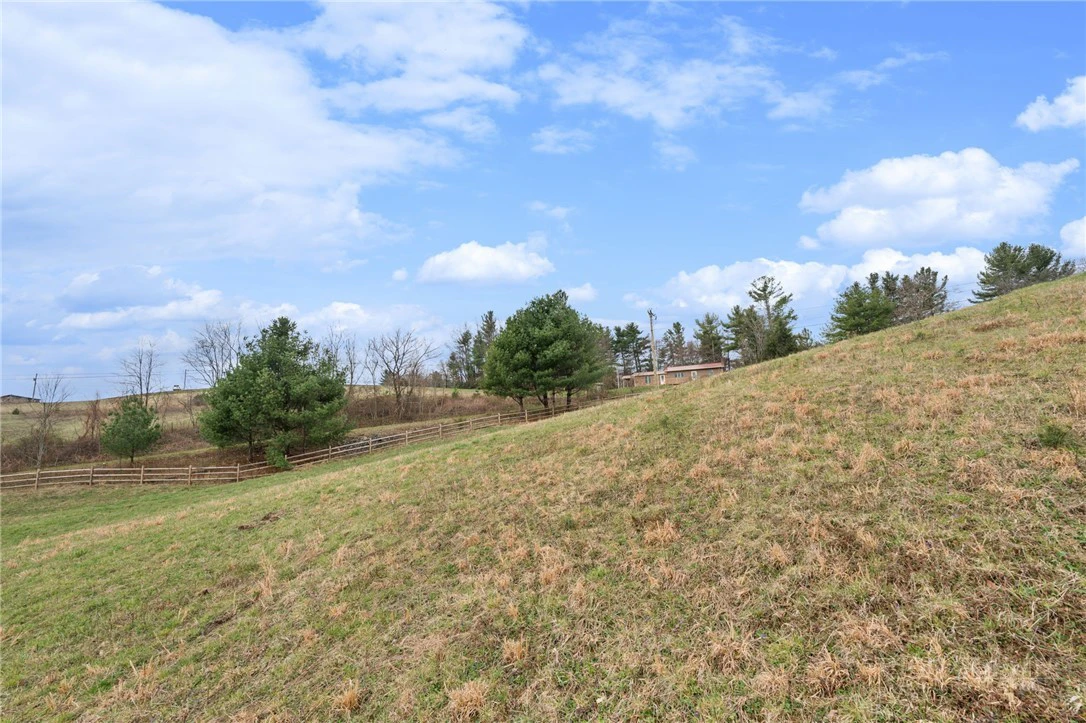 Image number 21 for the current listing