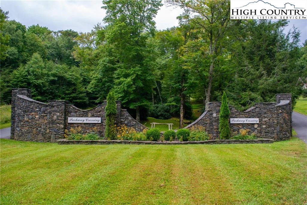 Image number 8 for the current listing
