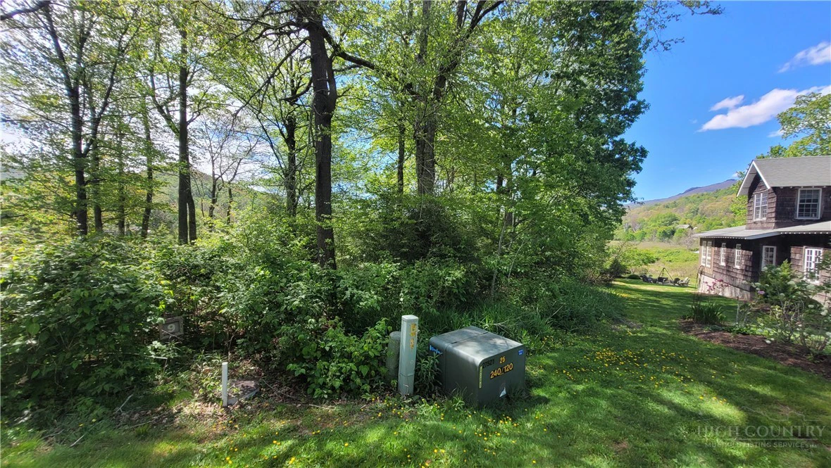 Image number 15 for the current listing