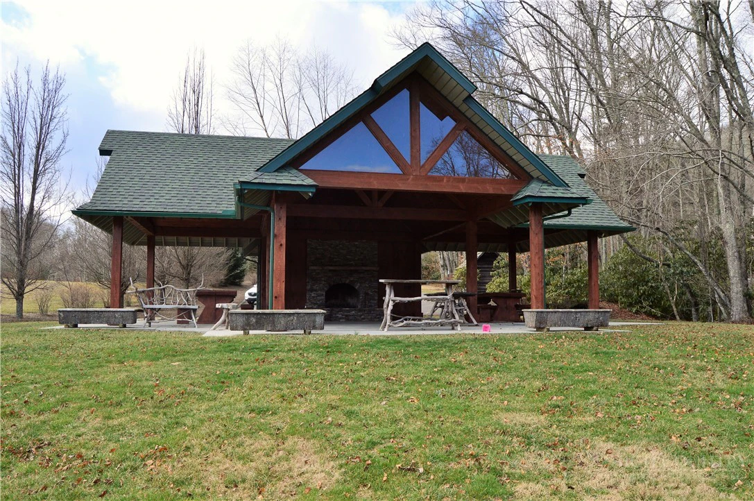 Image number 4 for the current listing