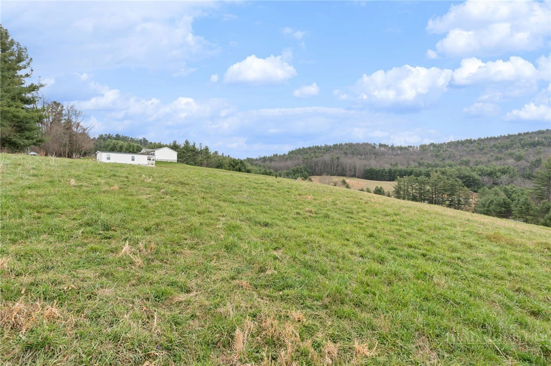 Image number 21 for the current listing