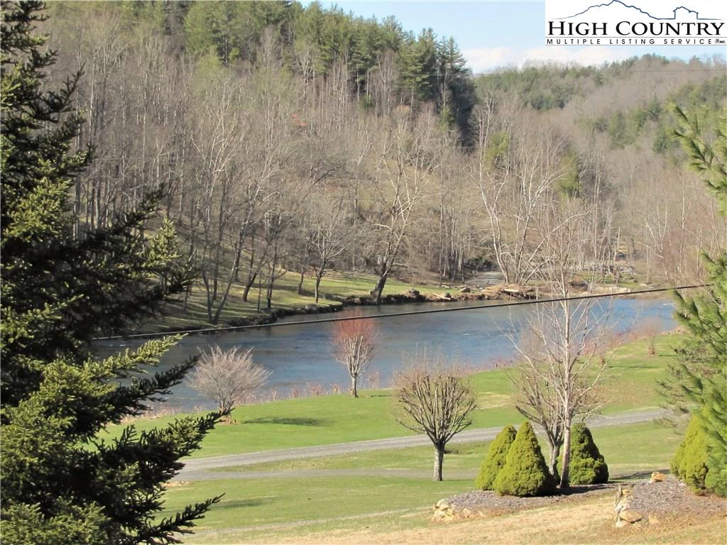 Image number 3 for the current listing