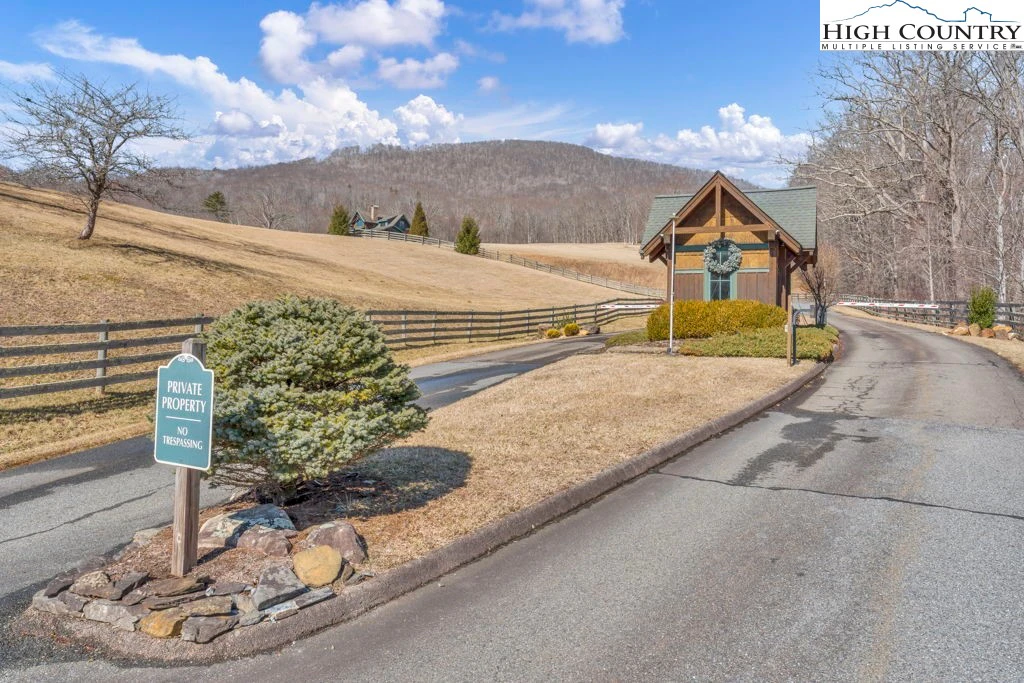 Image number 5 for the current listing