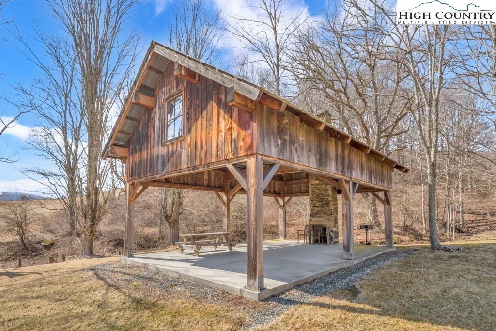 Image number 8 for the current listing