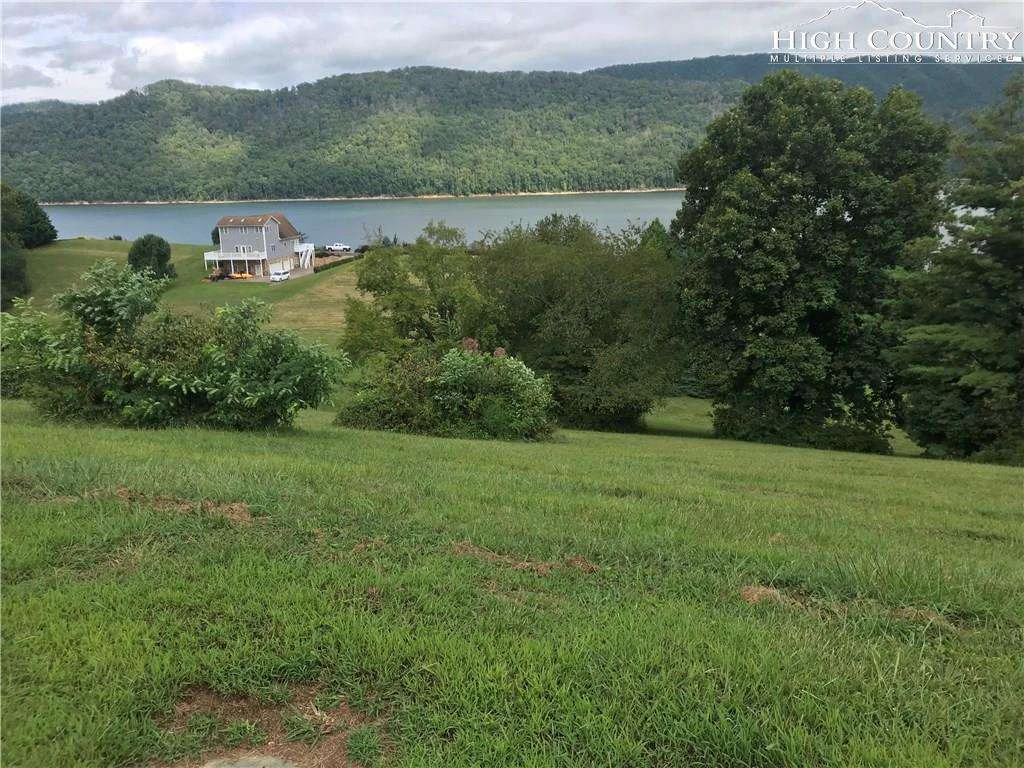 Image number 11 for the current listing