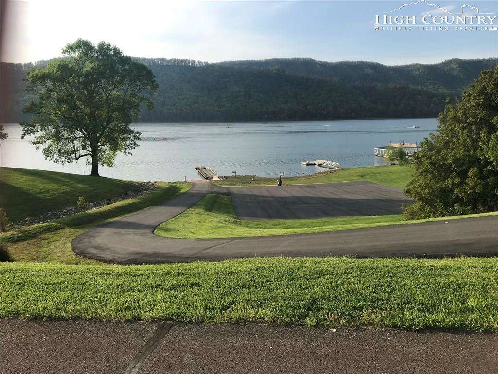 Image number 4 for the current listing