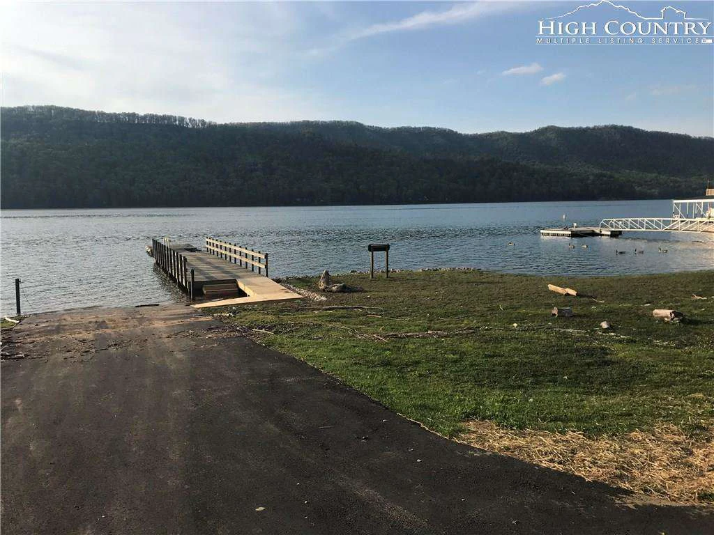 Image number 5 for the current listing