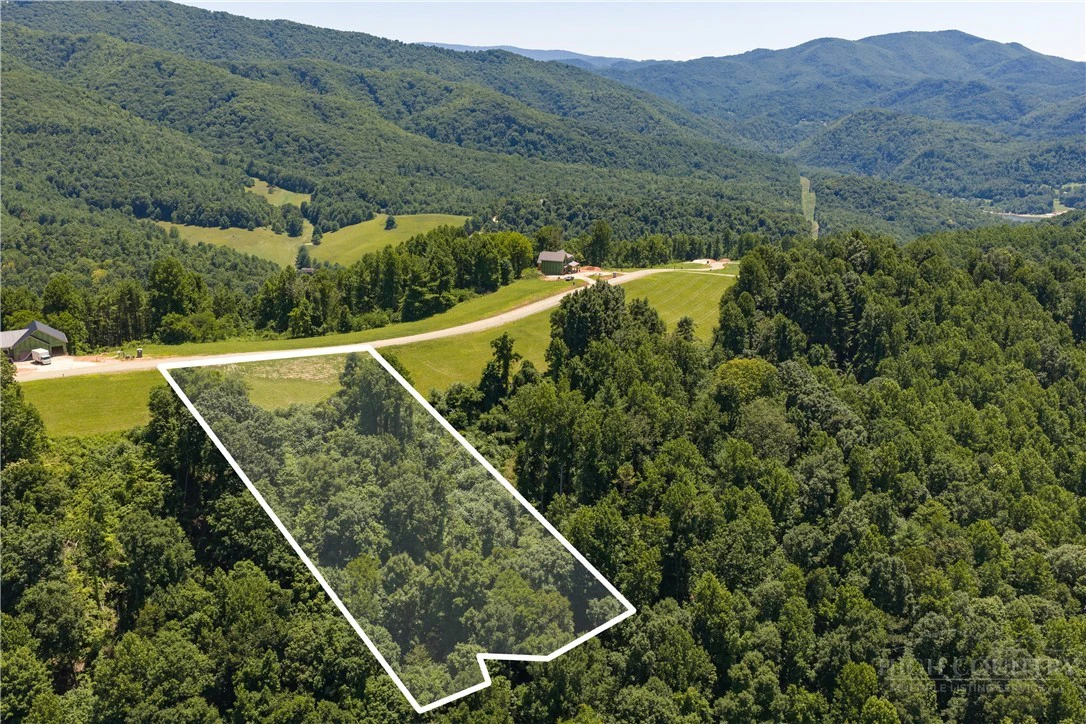 Image number 18 for the current listing