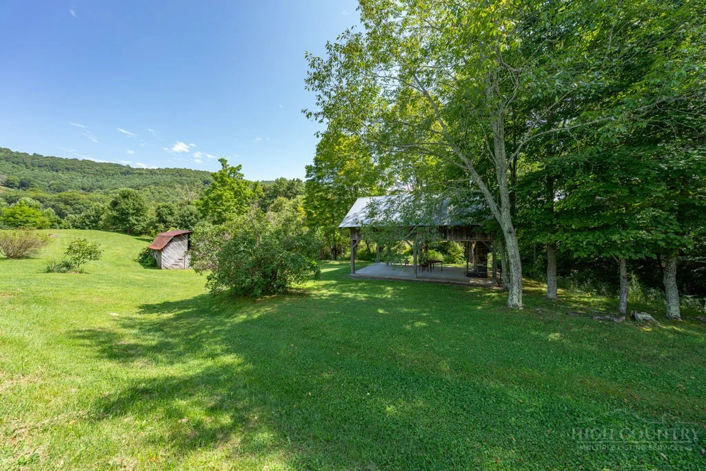 Image number 15 for the current listing