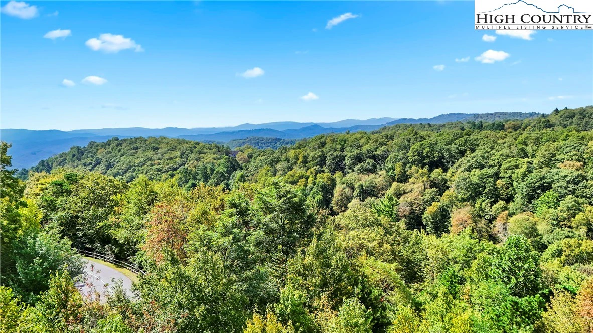 Image number 19 for the current listing