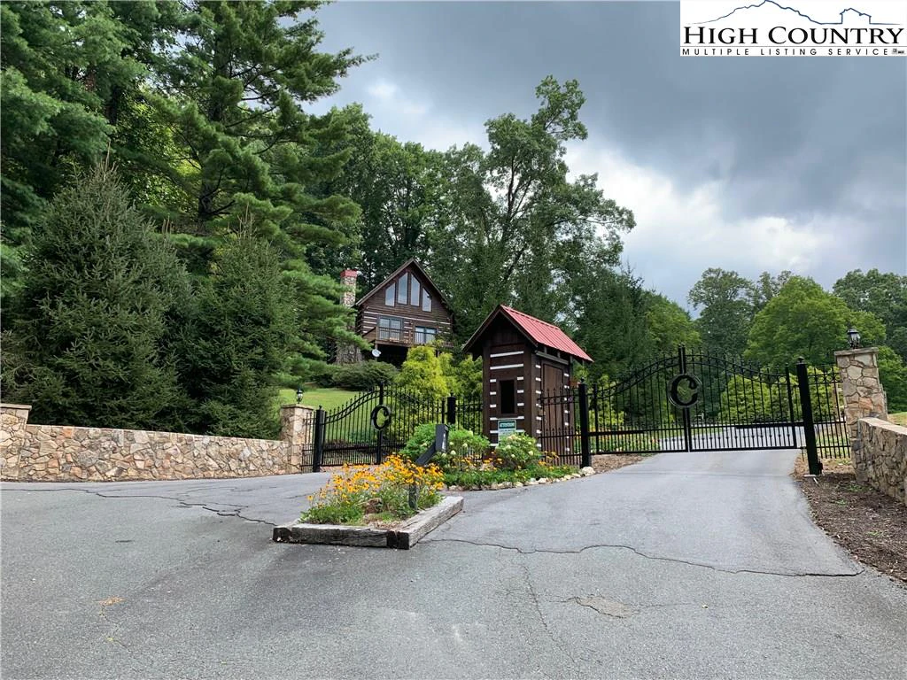 Image number 8 for the current listing