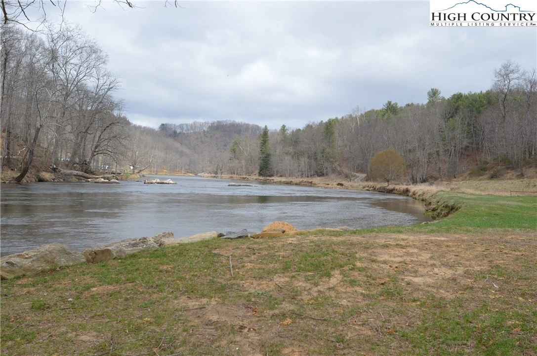 Image number 14 for the current listing