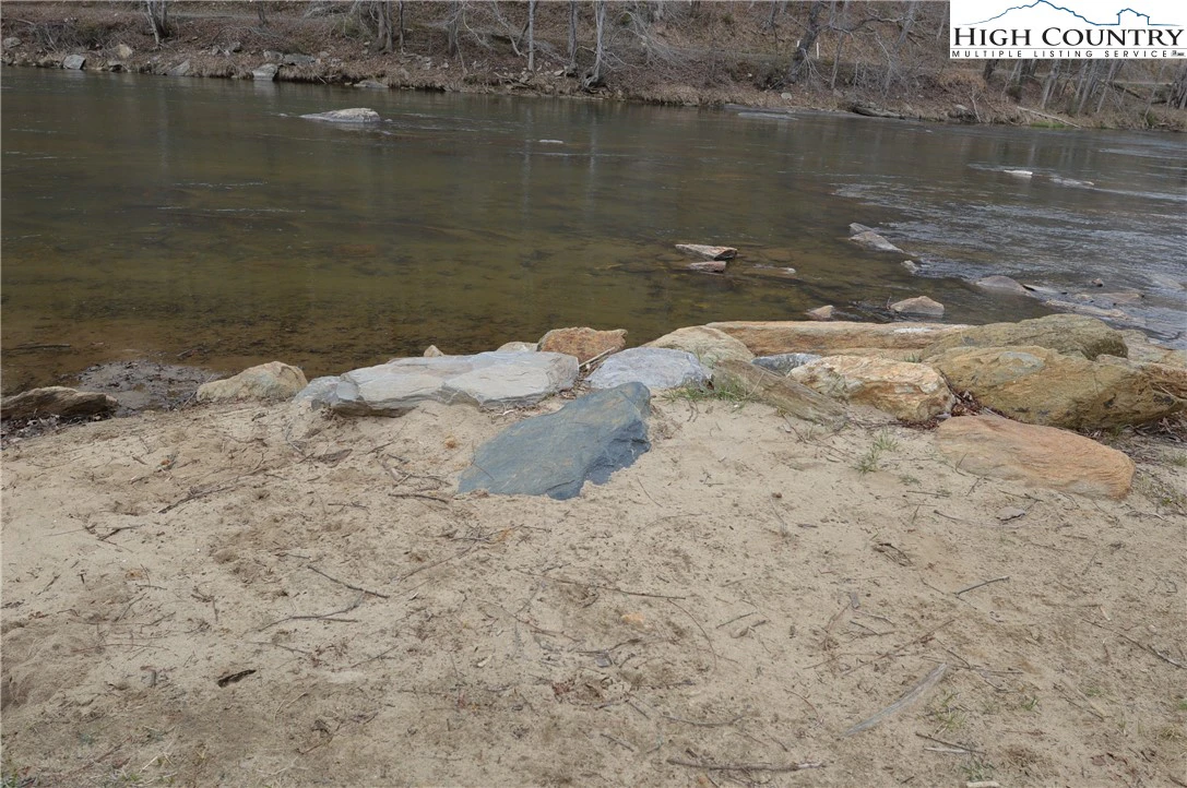 Image number 11 for the current listing