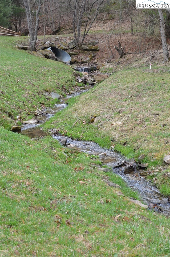 Image number 7 for the current listing