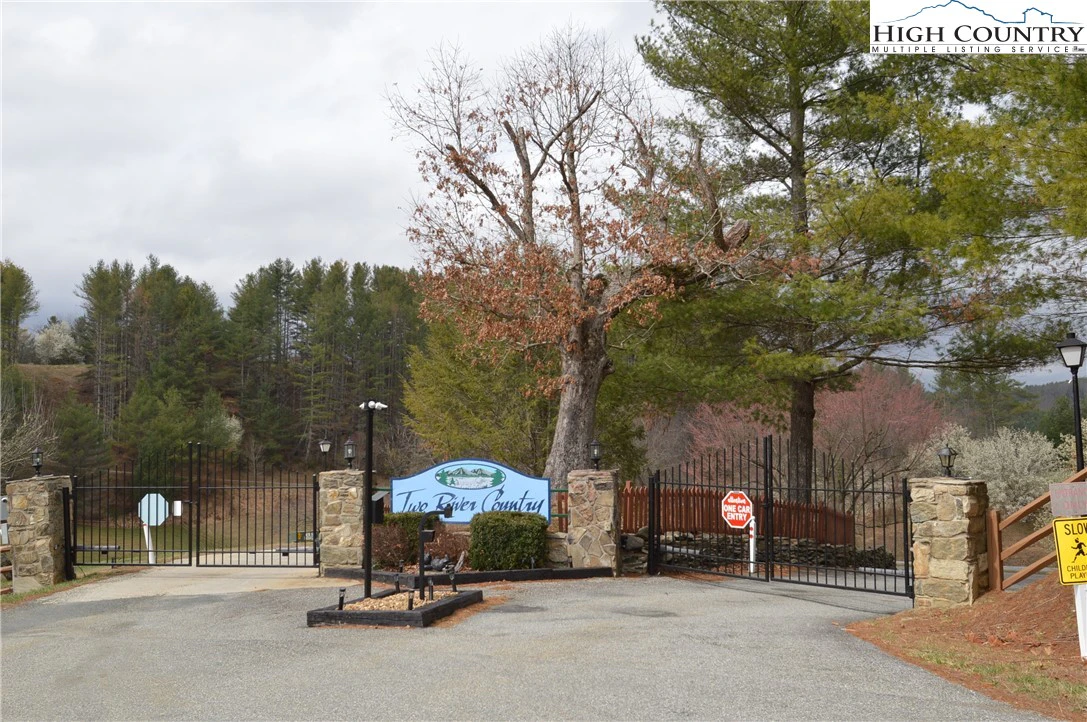 Image number 3 for the current listing