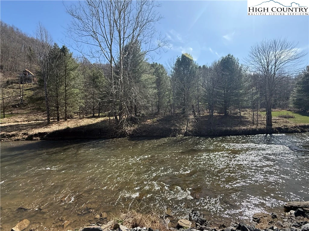 Image number 14 for the current listing