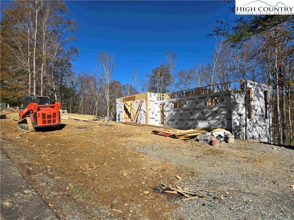 Image number 15 for the current listing