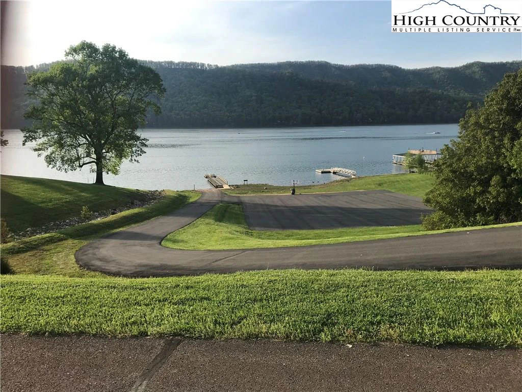 Image number 3 for the current listing