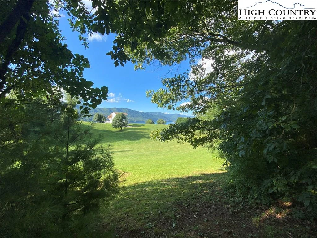 Image number 8 for the current listing