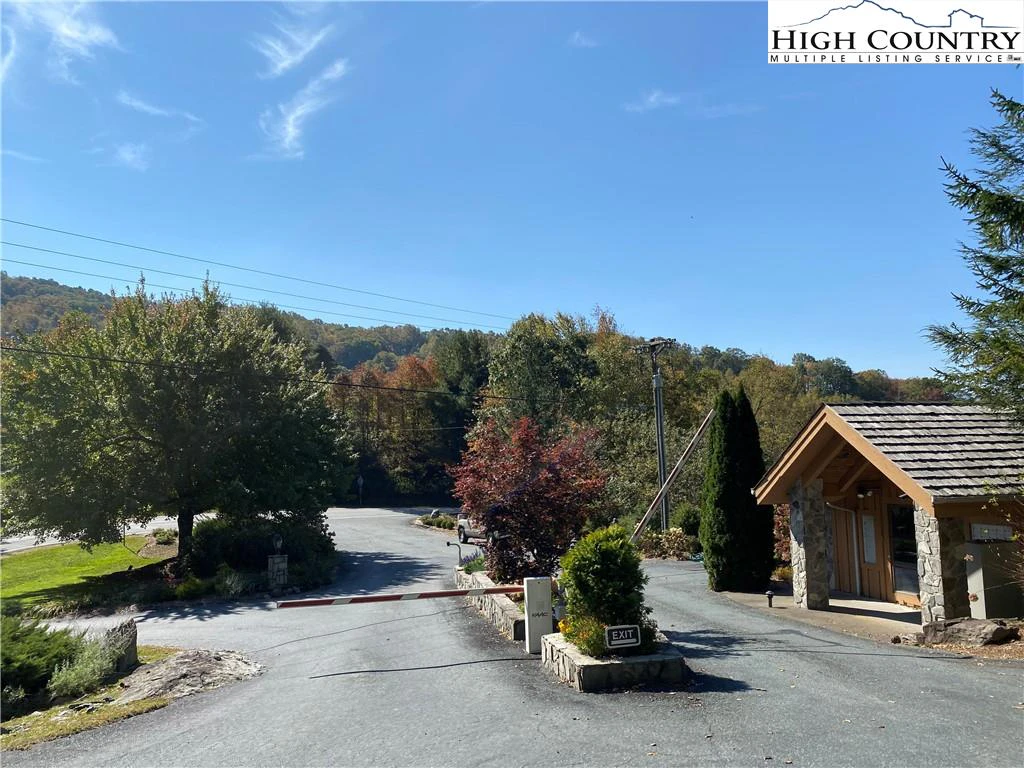 Image number 5 for the current listing