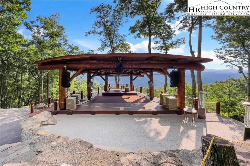 Image number 18 for the current listing