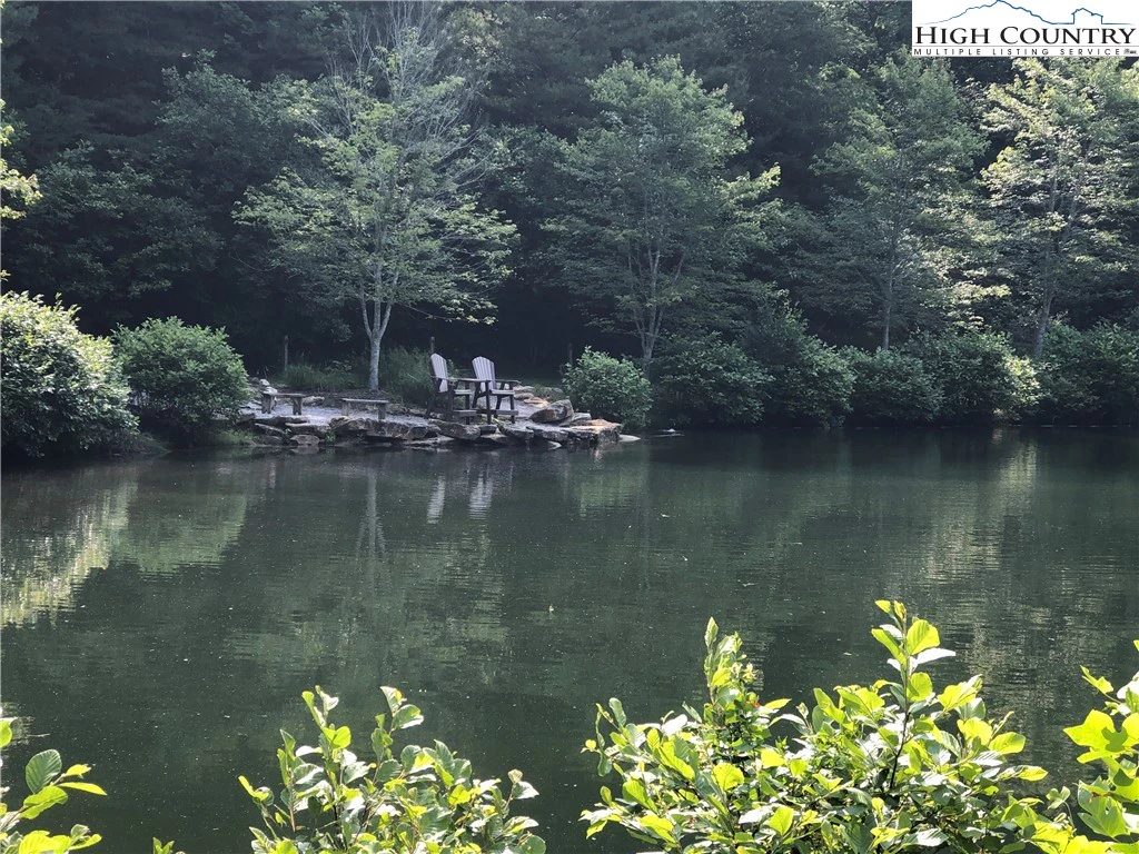 Image number 15 for the current listing
