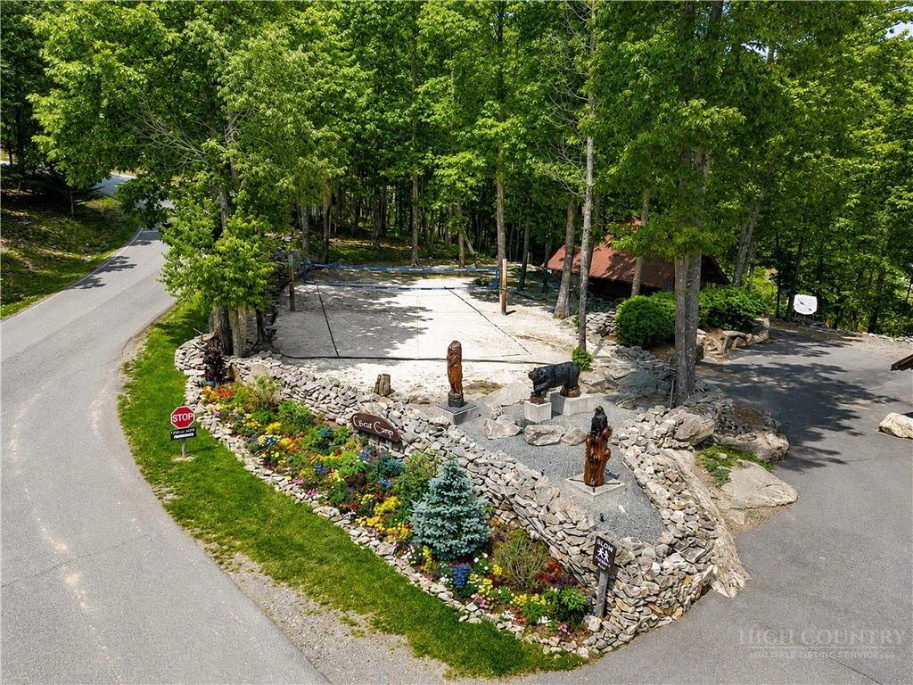 Image number 16 for the current listing