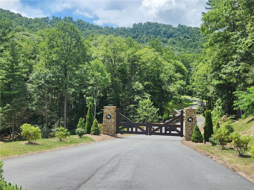 Image number 12 for the current listing
