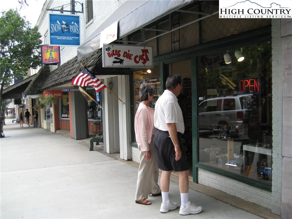 Image number 13 for the current listing