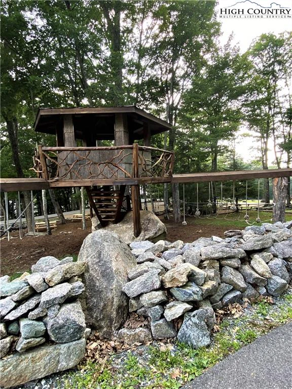 Image number 6 for the current listing