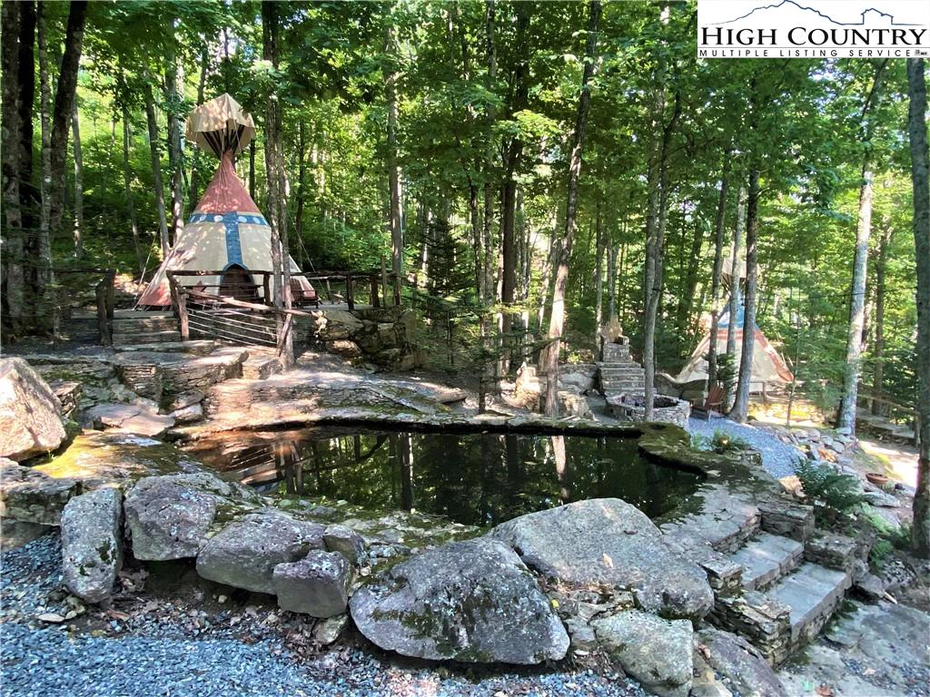 Image number 11 for the current listing