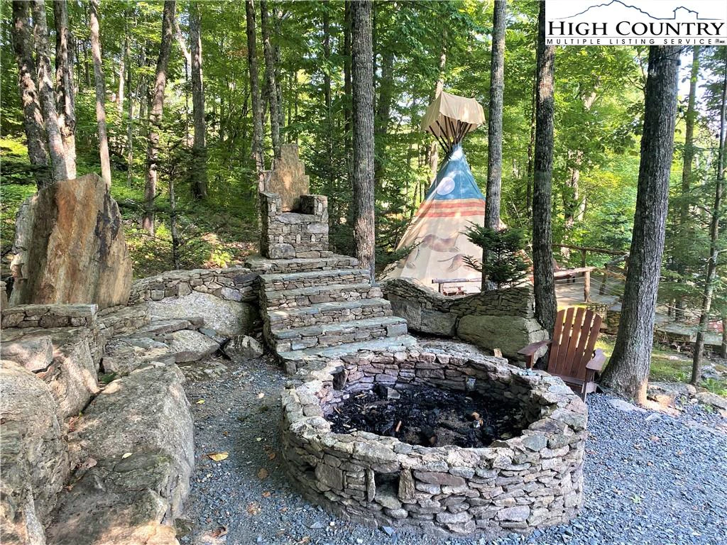Image number 2 for the current listing