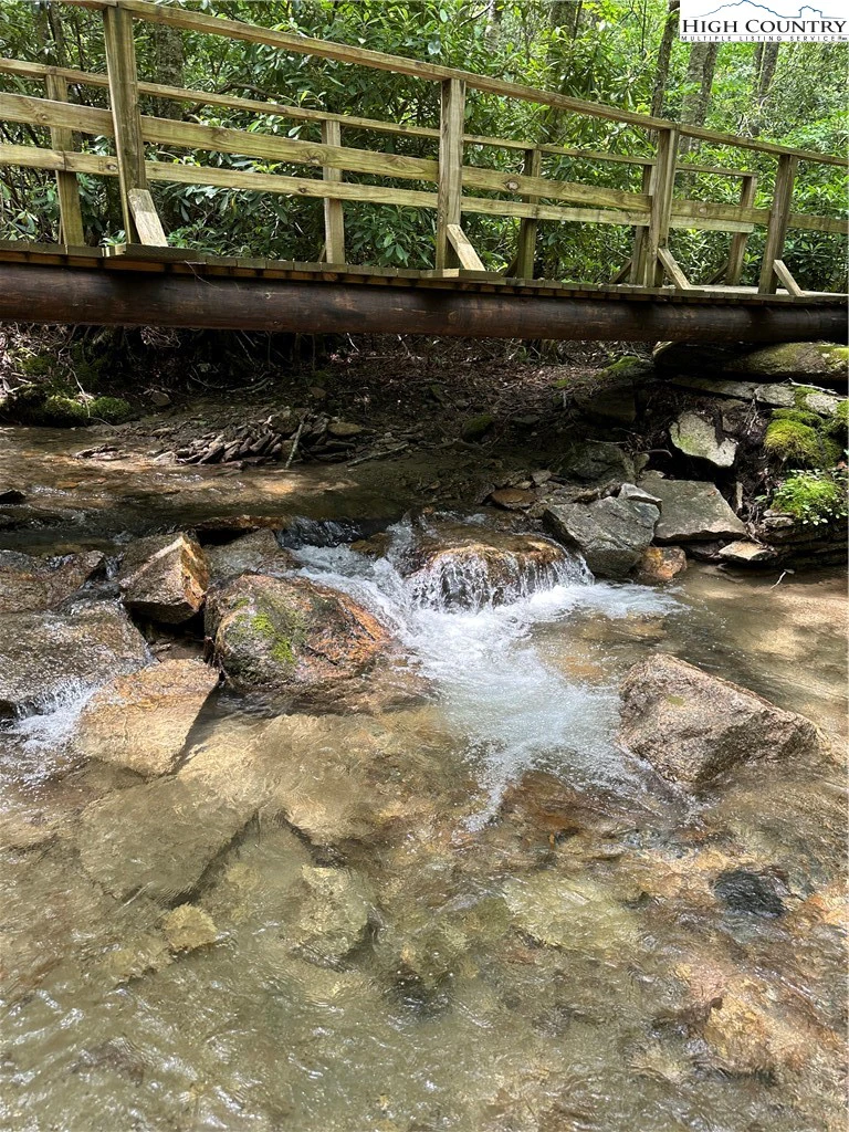 Image number 1 for the current listing