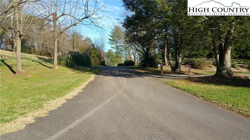 Image number 9 for the current listing