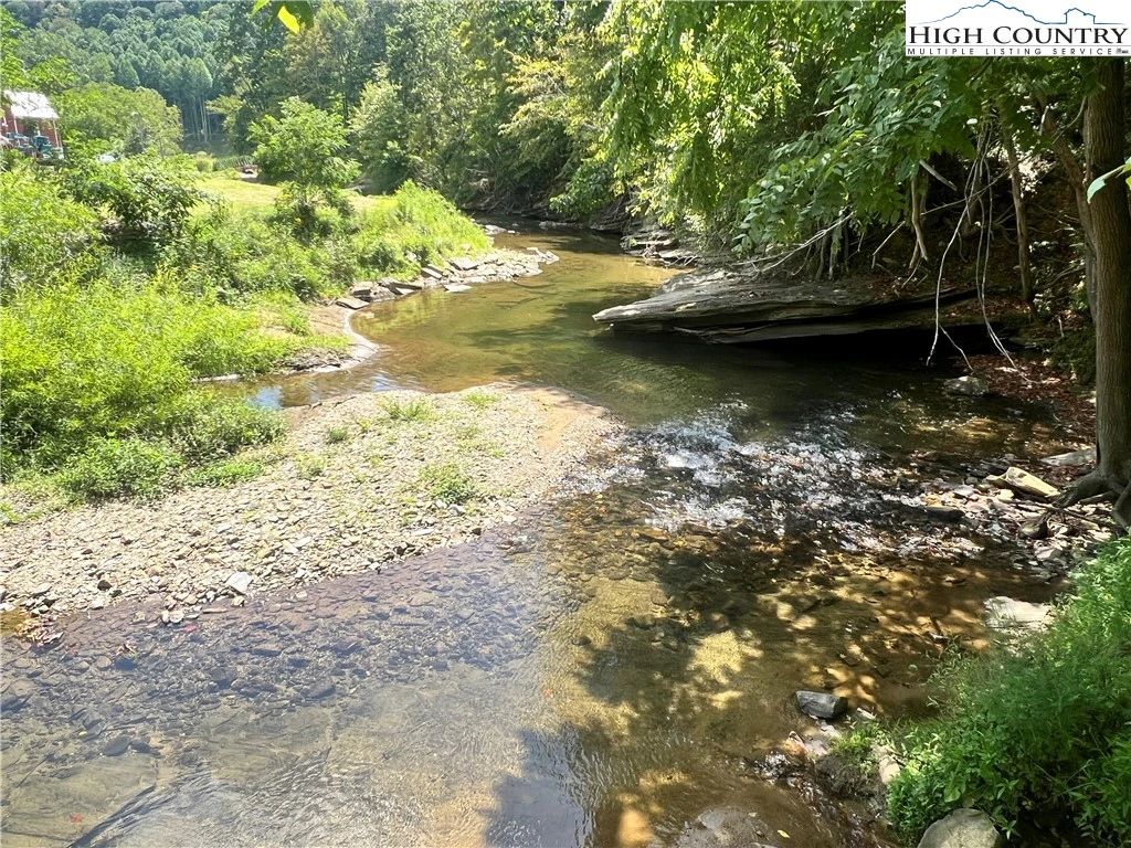 Image number 1 for the current listing
