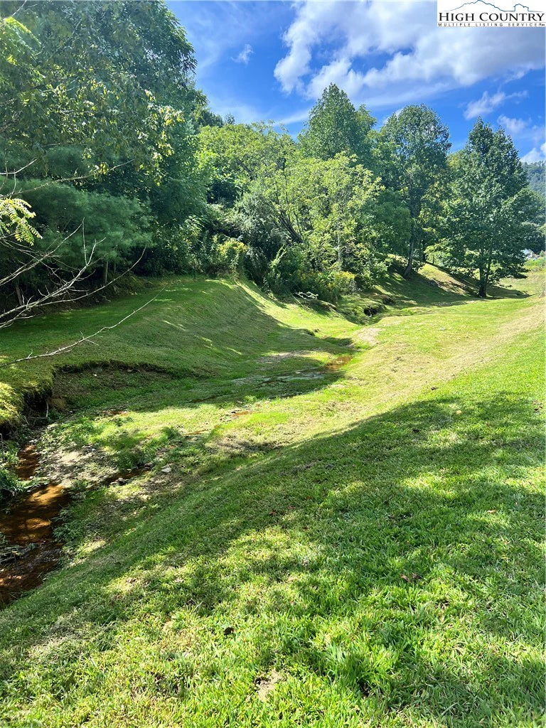 Image number 5 for the current listing