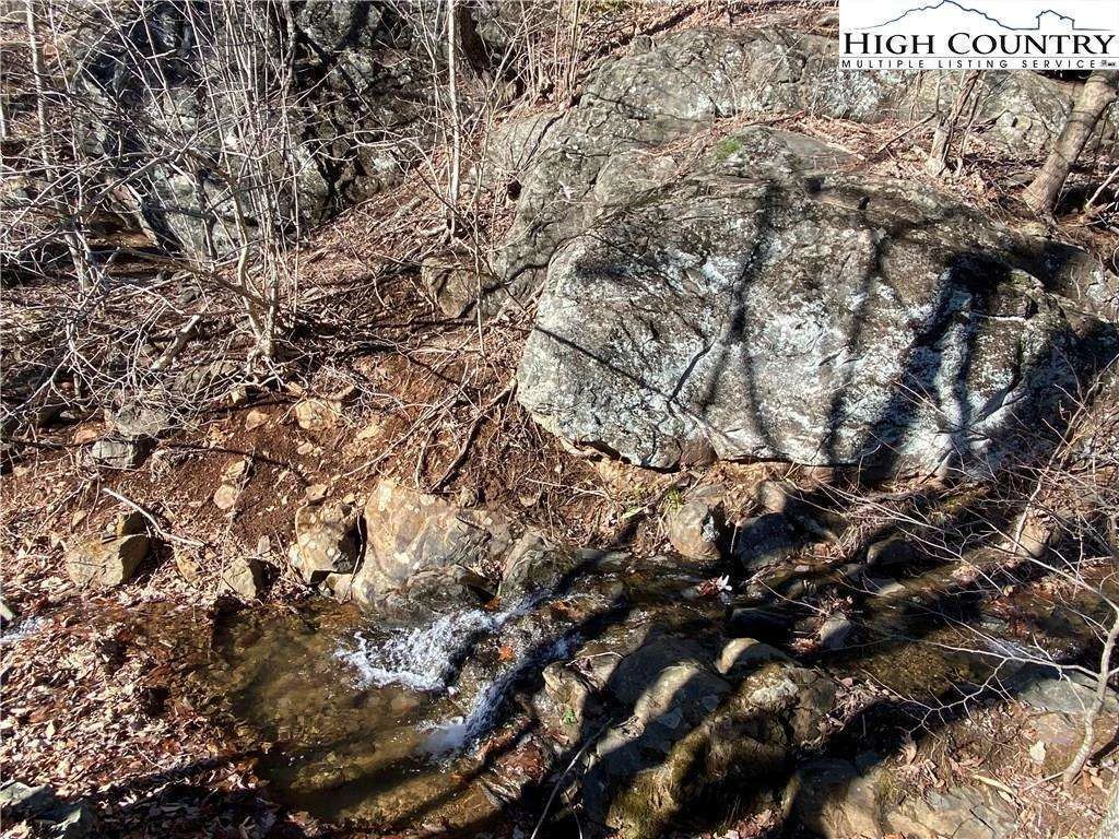 Image number 4 for the current listing