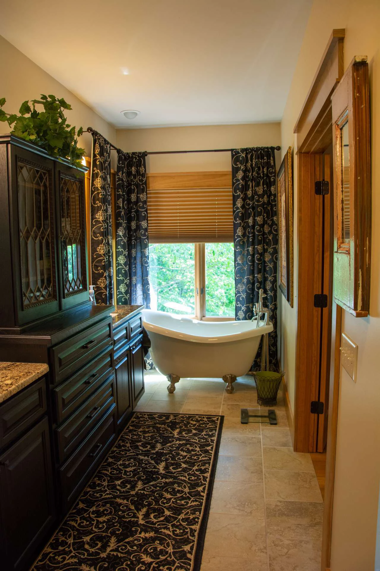 Image number 5 for the current listing