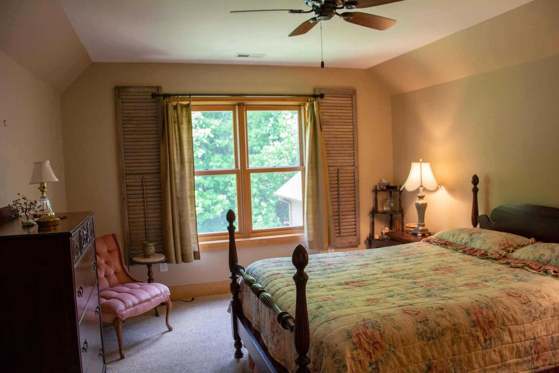 Image number 2 for the current listing