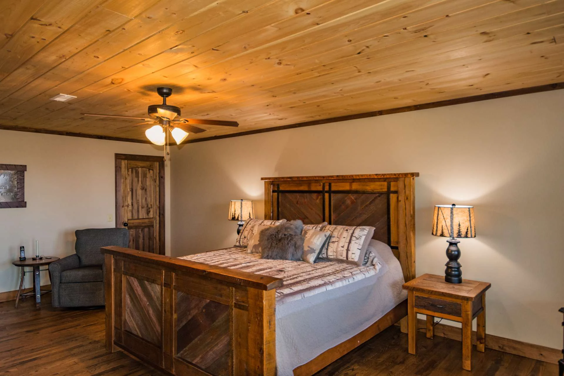 Image number 2 for the current listing