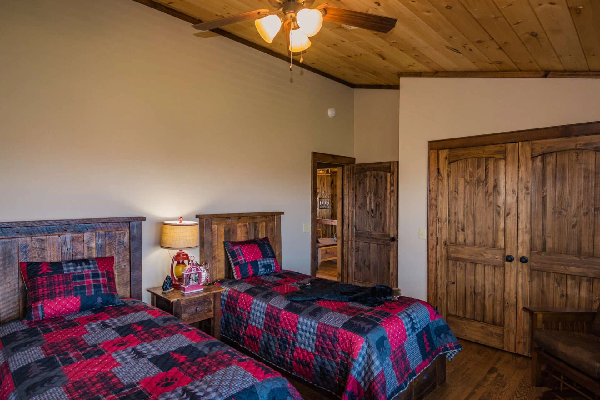 Image number 7 for the current listing